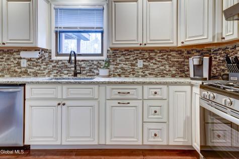 59 1st Ave Avenue Broadalbin NY 12025