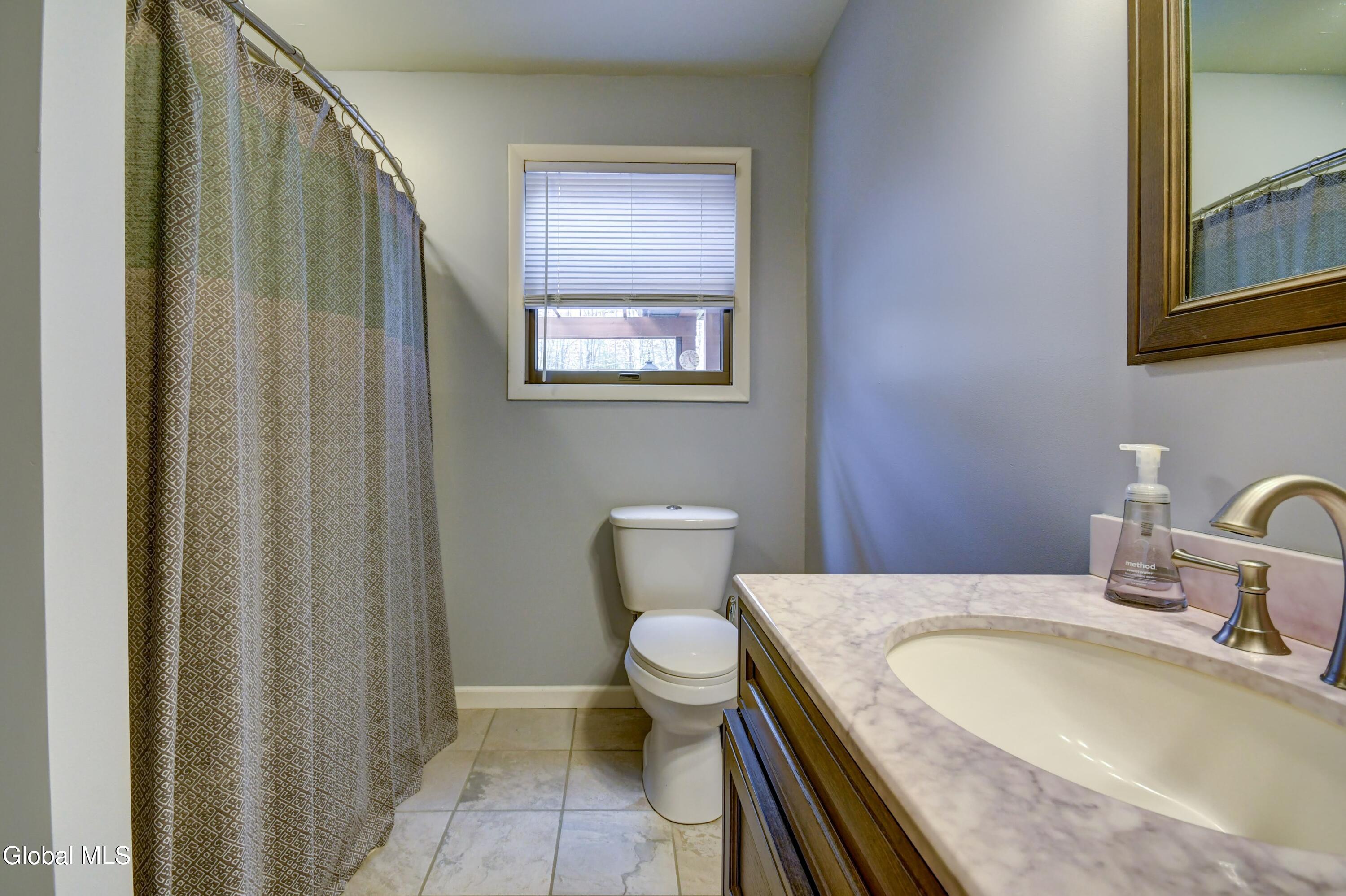 59 1st Ave Avenue Broadalbin NY 12025