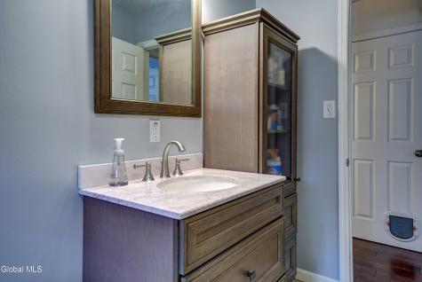 59 1st Ave Avenue Broadalbin NY 12025