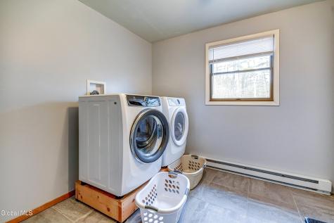 59 1st Ave Avenue Broadalbin NY 12025
