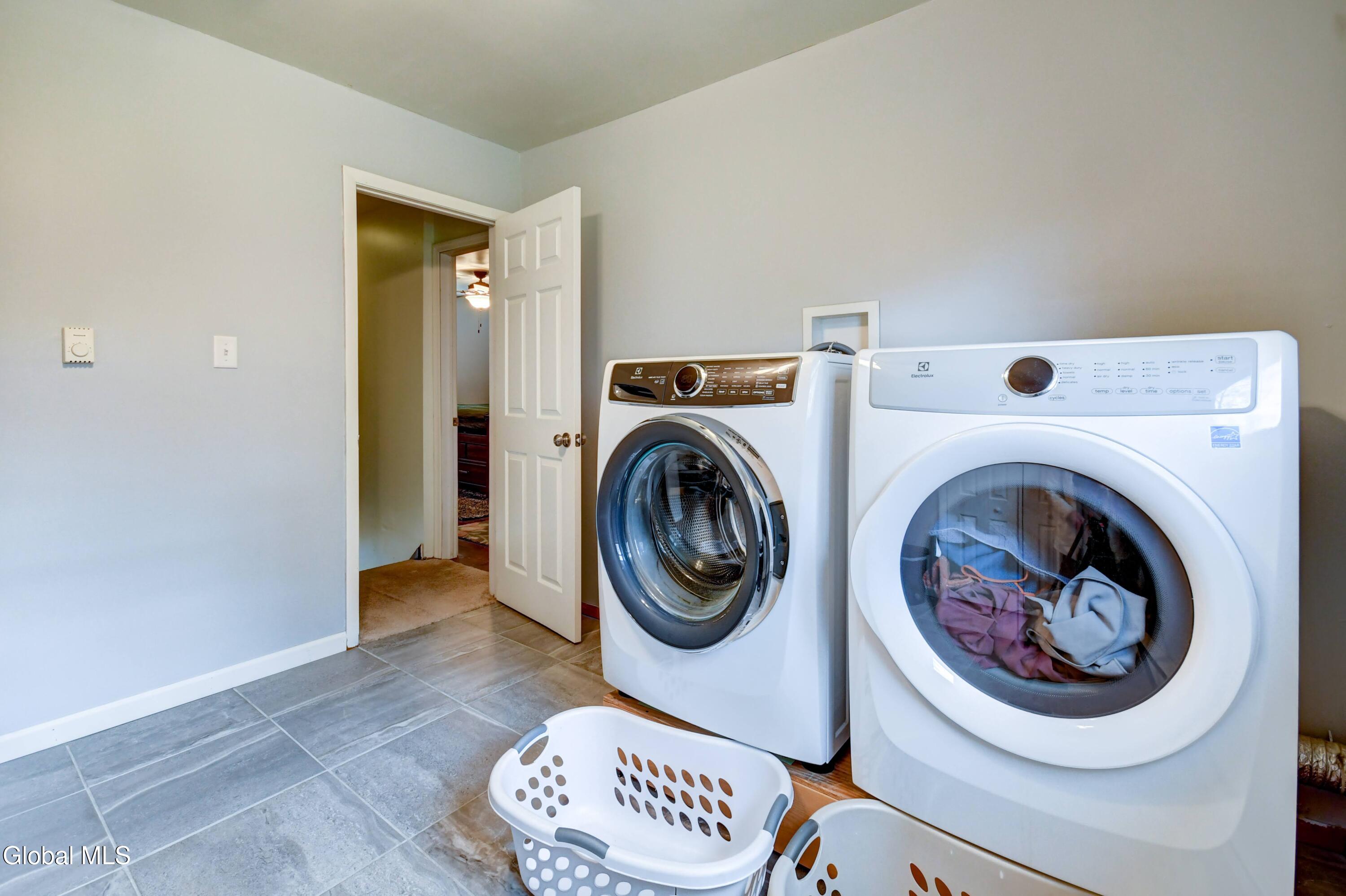 59 1st Ave Avenue Broadalbin NY 12025