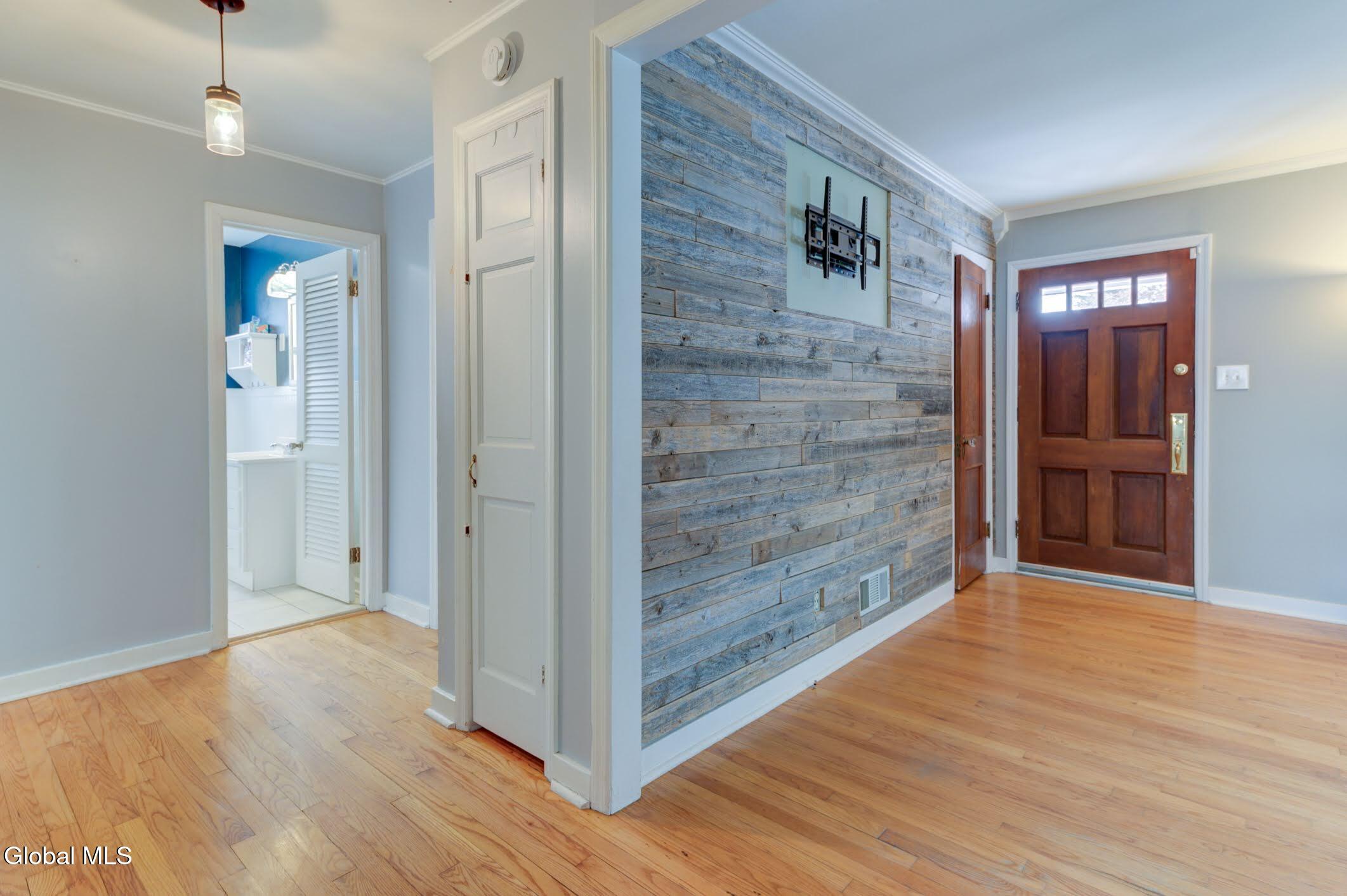 43 Sherwood Avenue Rensselaer NY 12144