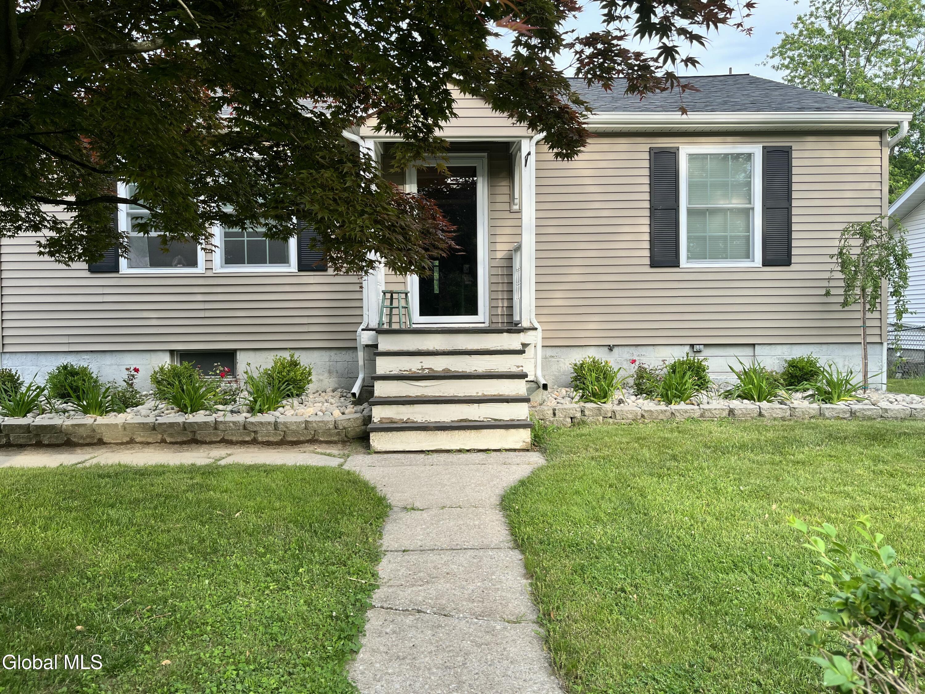 43 Sherwood Avenue Rensselaer NY 12144