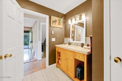 83 Stoddard Road Hampton NY 12837