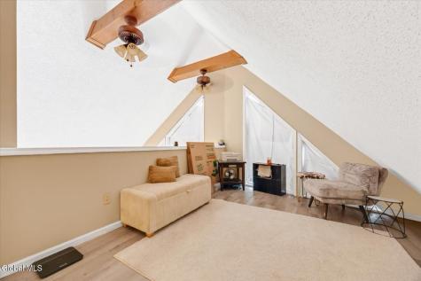 83 Stoddard Road Hampton NY 12837