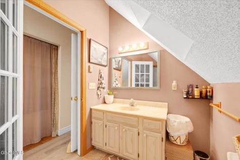 83 Stoddard Road Hampton NY 12837