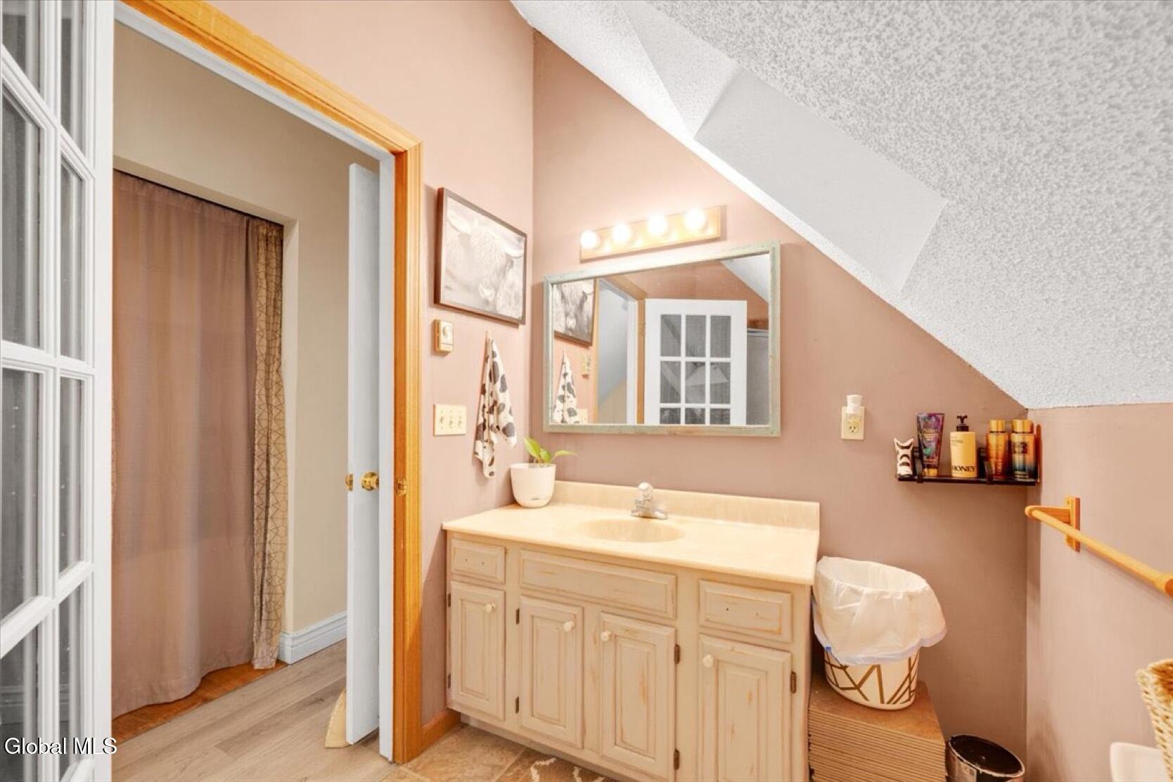 83 Stoddard Road Hampton NY 12837