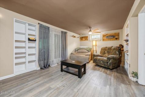 83 Stoddard Road Hampton NY 12837