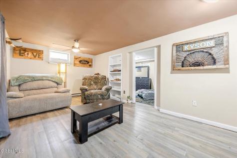 83 Stoddard Road Hampton NY 12837