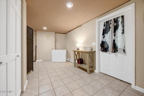 83 Stoddard Road Hampton NY 12837