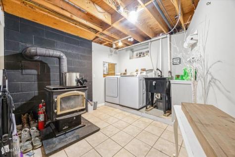 83 Stoddard Road Hampton NY 12837
