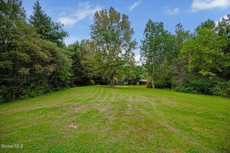 83 Stoddard Road Hampton NY 12837