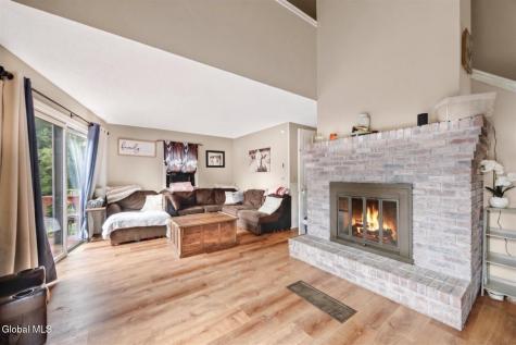 83 Stoddard Road Hampton NY 12837