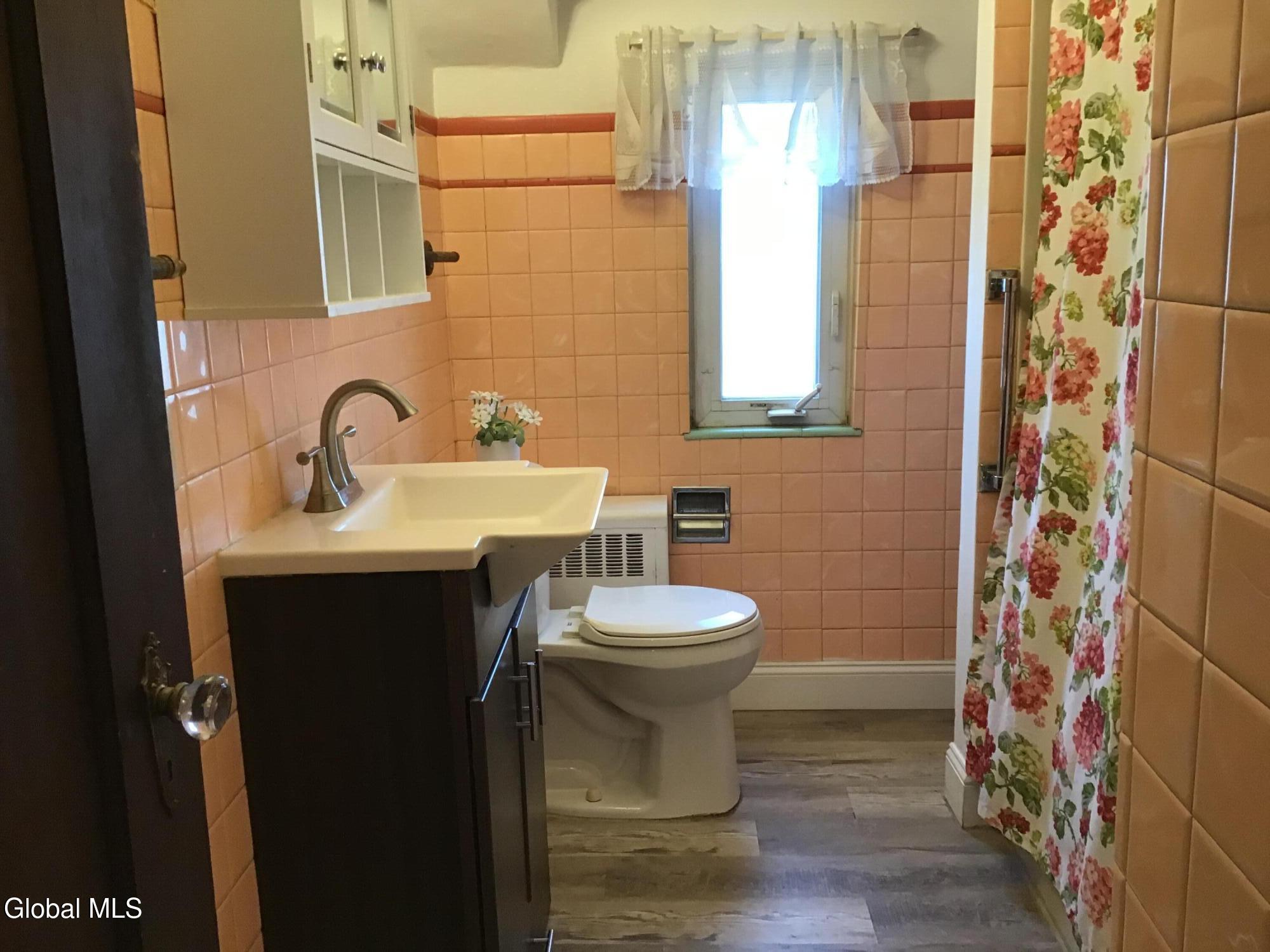 810 4th Avenue Watervliet NY 12189