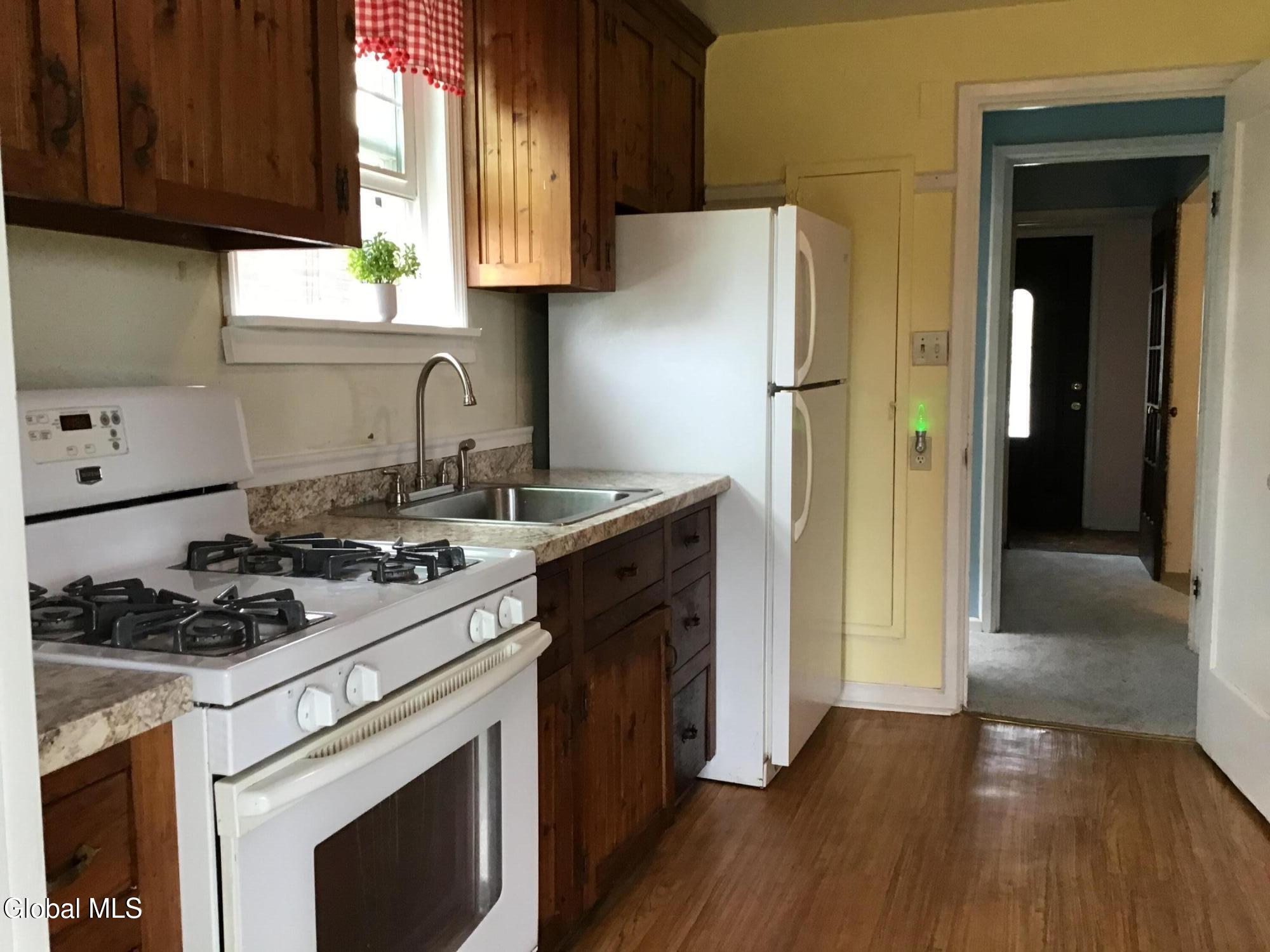 810 4th Avenue Watervliet NY 12189