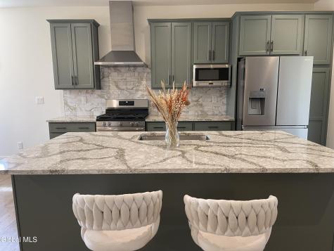 46 Wheatfield Way Mechanicville NY 12118