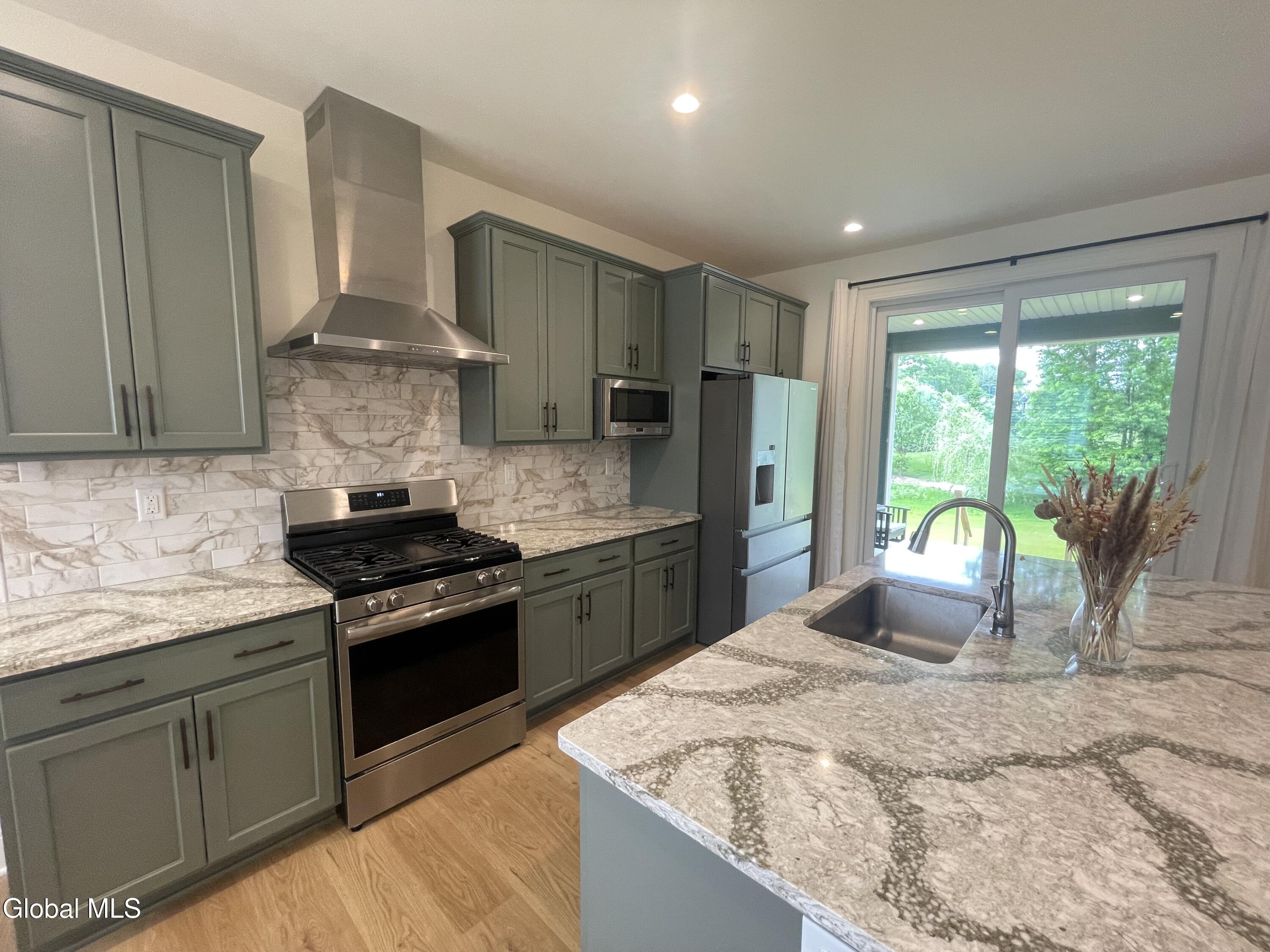 46 Wheatfield Way Mechanicville NY 12118