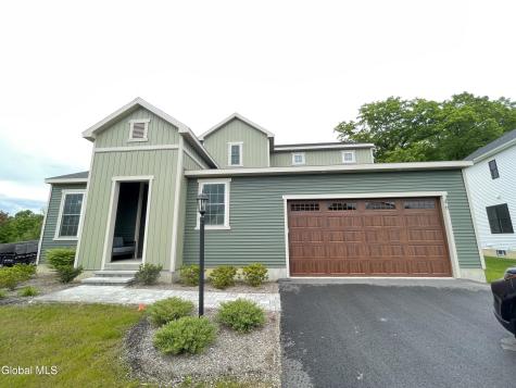 46 Wheatfield Way Mechanicville NY 12118