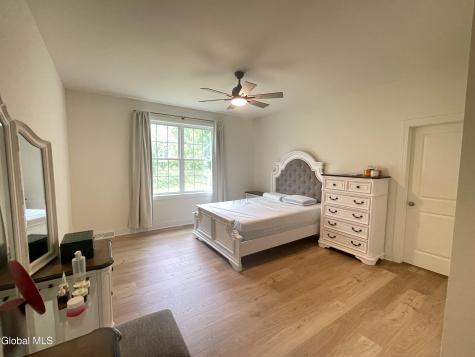 46 Wheatfield Way Mechanicville NY 12118