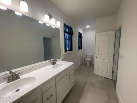 46 Wheatfield Way Mechanicville NY 12118