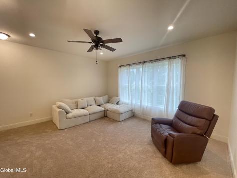 46 Wheatfield Way Mechanicville NY 12118