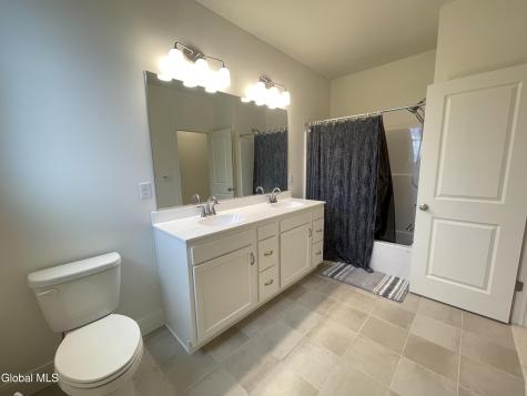 46 Wheatfield Way Mechanicville NY 12118