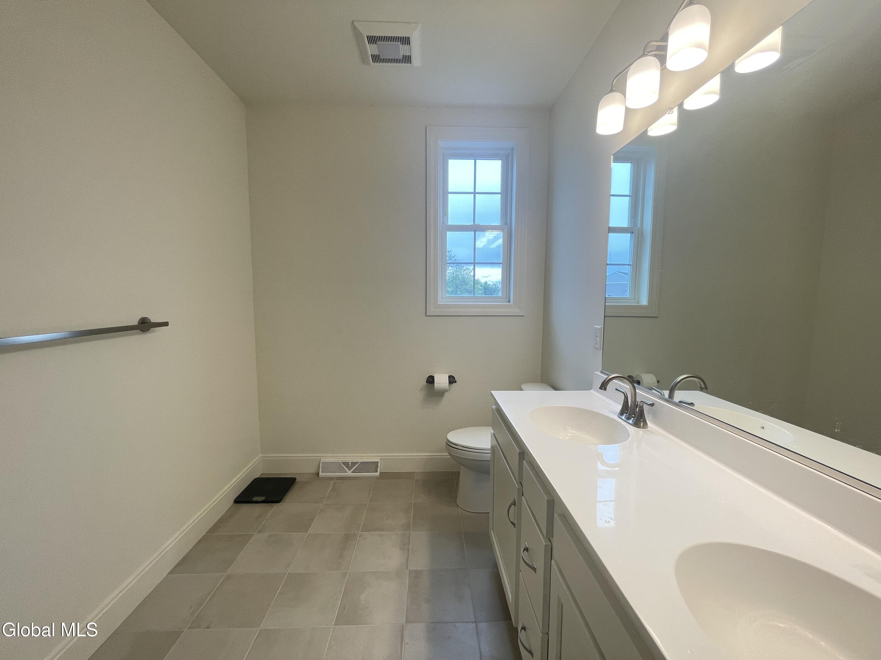 46 Wheatfield Way Mechanicville NY 12118