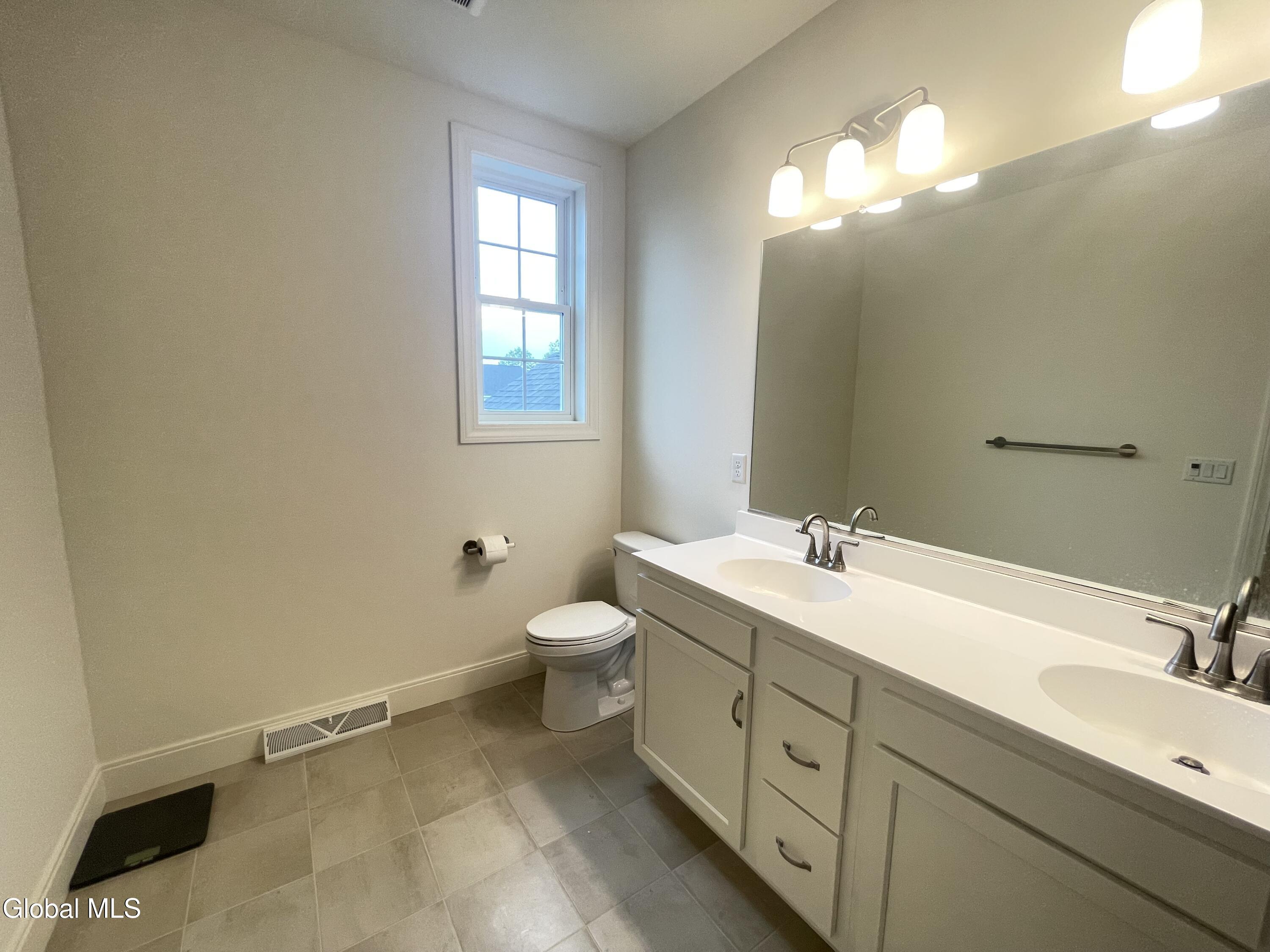 46 Wheatfield Way Mechanicville NY 12118