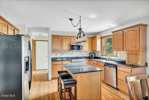 18 Heather Drive Clifton Park NY 12065