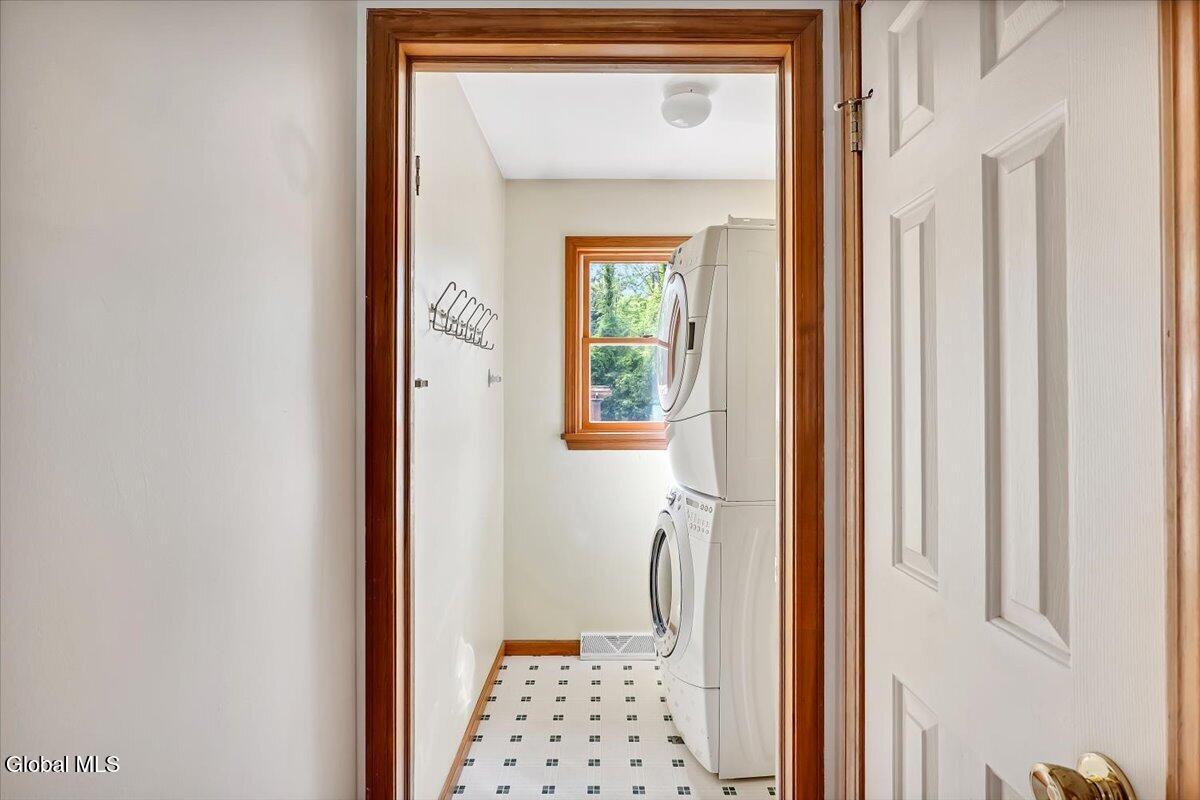18 Heather Drive Clifton Park NY 12065