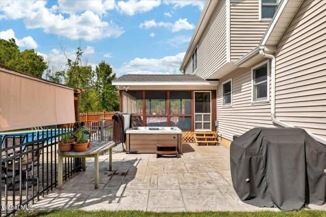 18 Heather Drive Clifton Park NY 12065