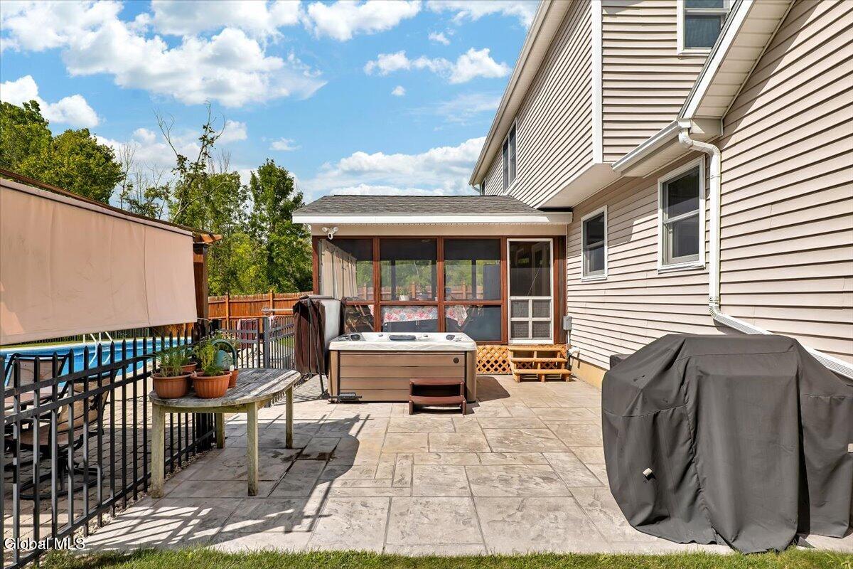18 Heather Drive Clifton Park NY 12065