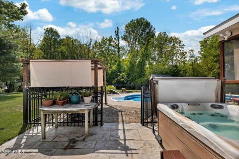18 Heather Drive Clifton Park NY 12065