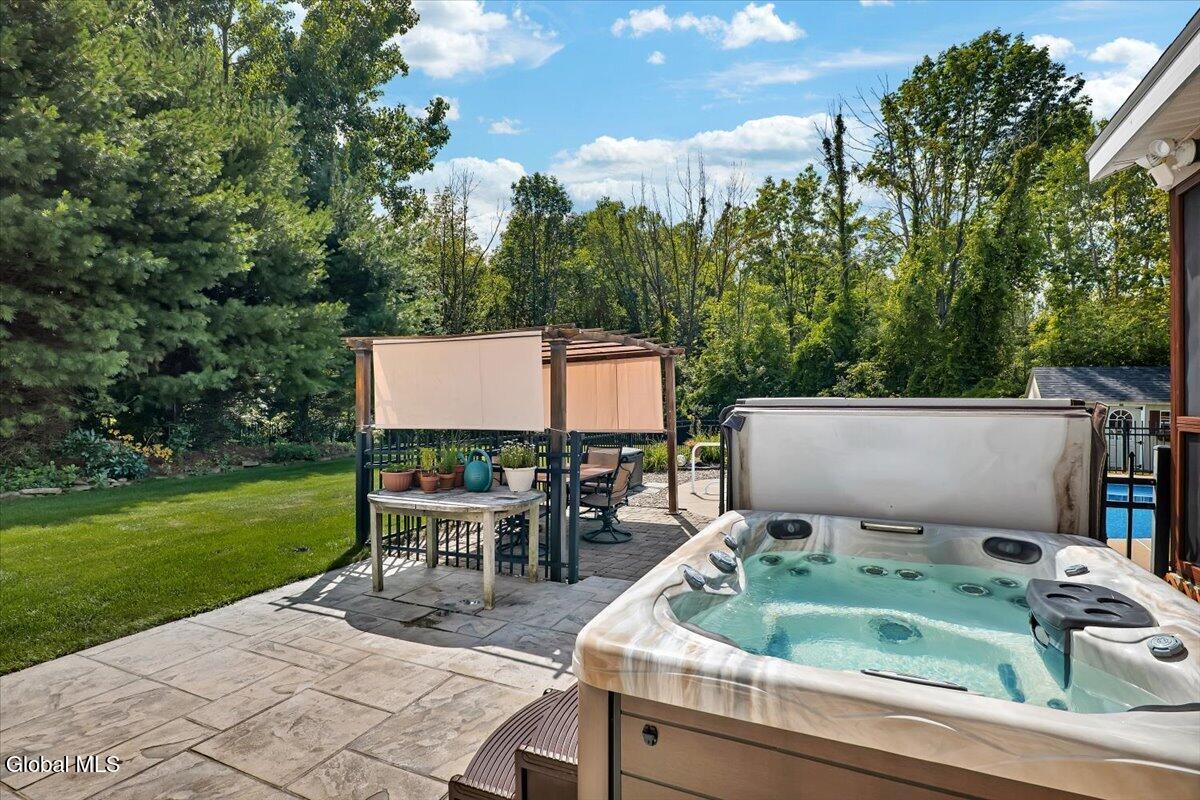 18 Heather Drive Clifton Park NY 12065