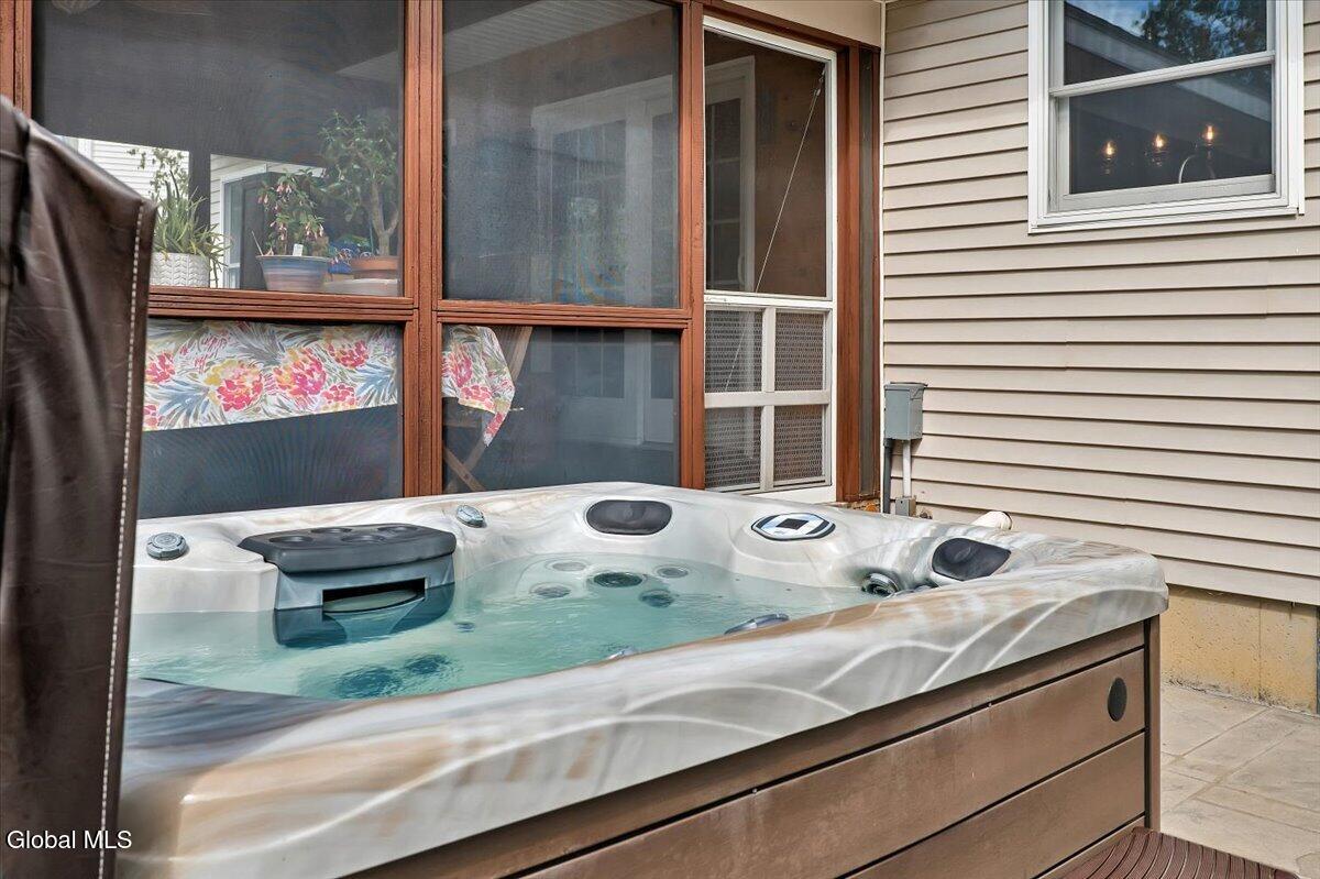 18 Heather Drive Clifton Park NY 12065