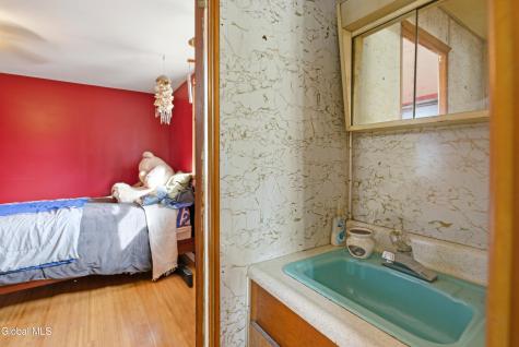 191 Redmond Road Gansevoort NY 12831