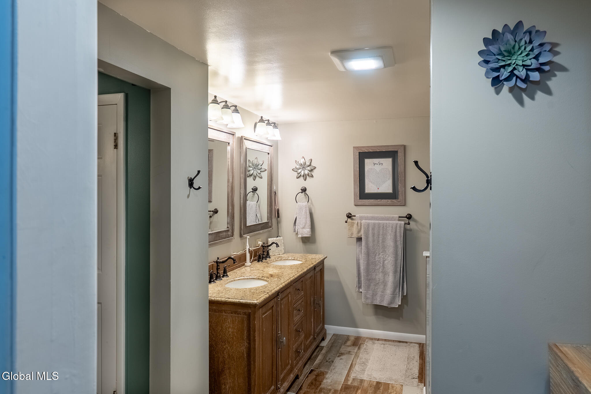 2 Acorn Grove Ballston Lake NY 12019