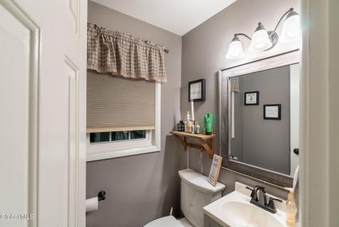 2 Acorn Grove Ballston Lake NY 12019