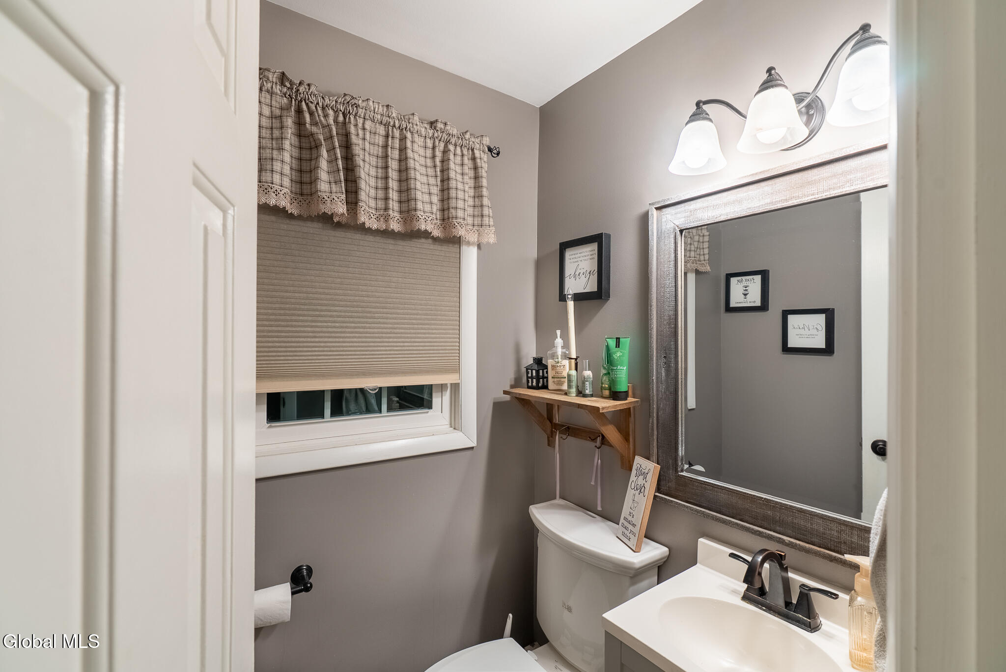 2 Acorn Grove Ballston Lake NY 12019