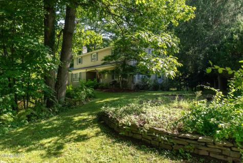 2 Acorn Grove Ballston Lake NY 12019