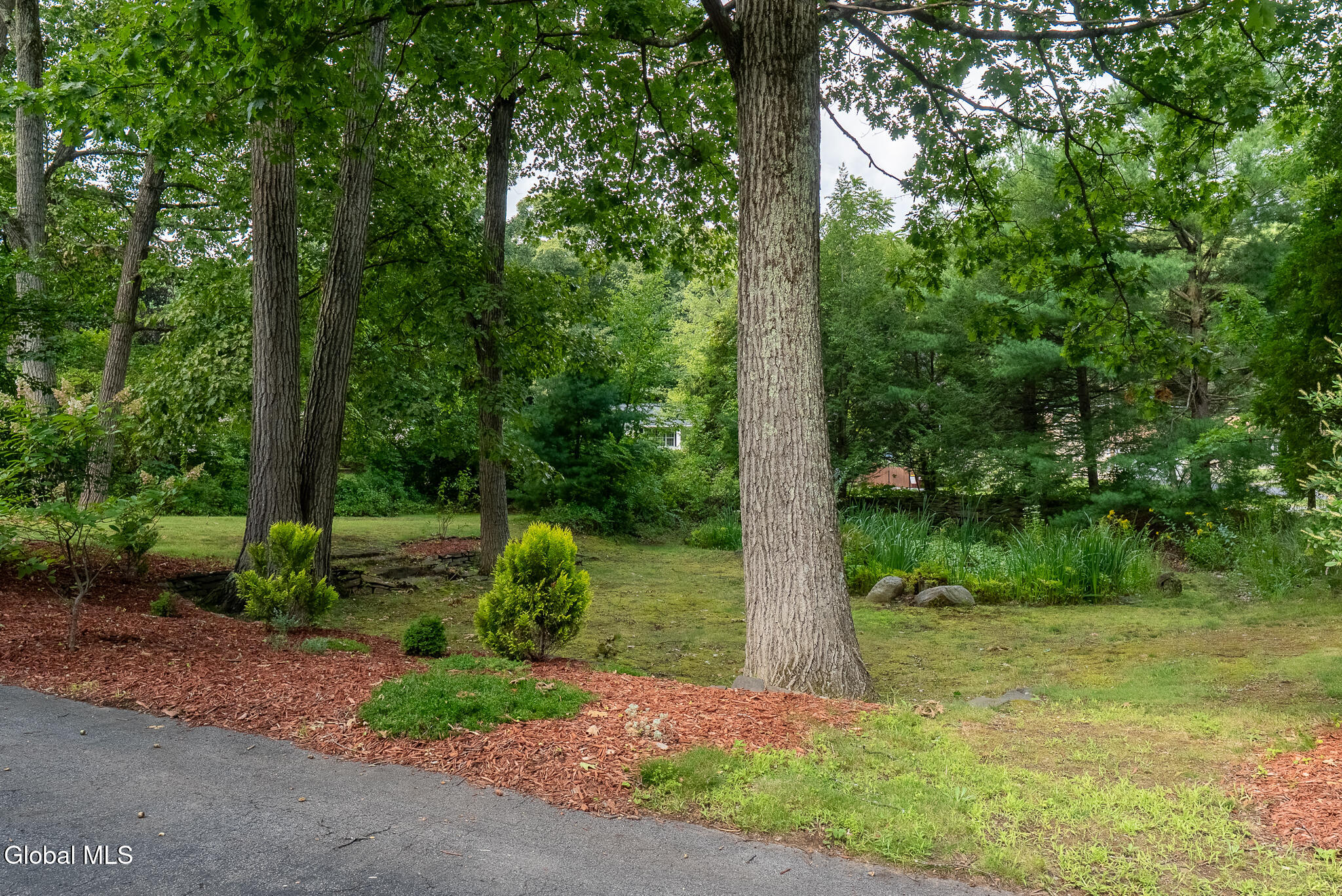 2 Acorn Grove Ballston Lake NY 12019