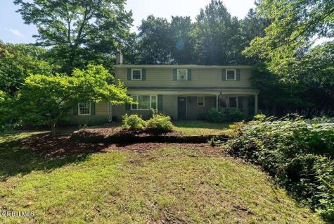 2 Acorn Grove Ballston Lake NY 12019