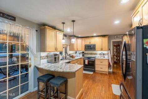 2 Acorn Grove Ballston Lake NY 12019