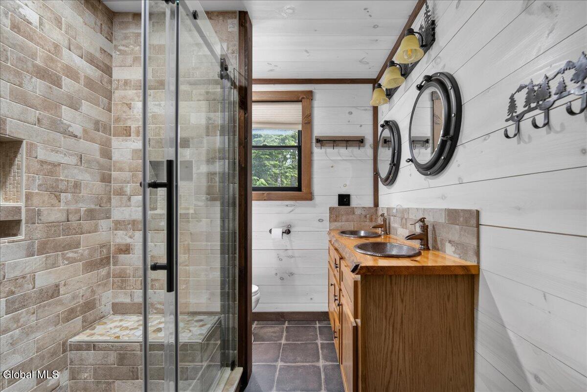 128 Pedrick Road Gloversville NY 12078