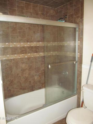 1103 Earl Avenue Schenectady NY 12309