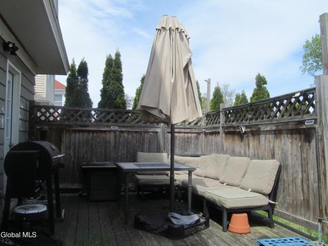1103 Earl Avenue Schenectady NY 12309