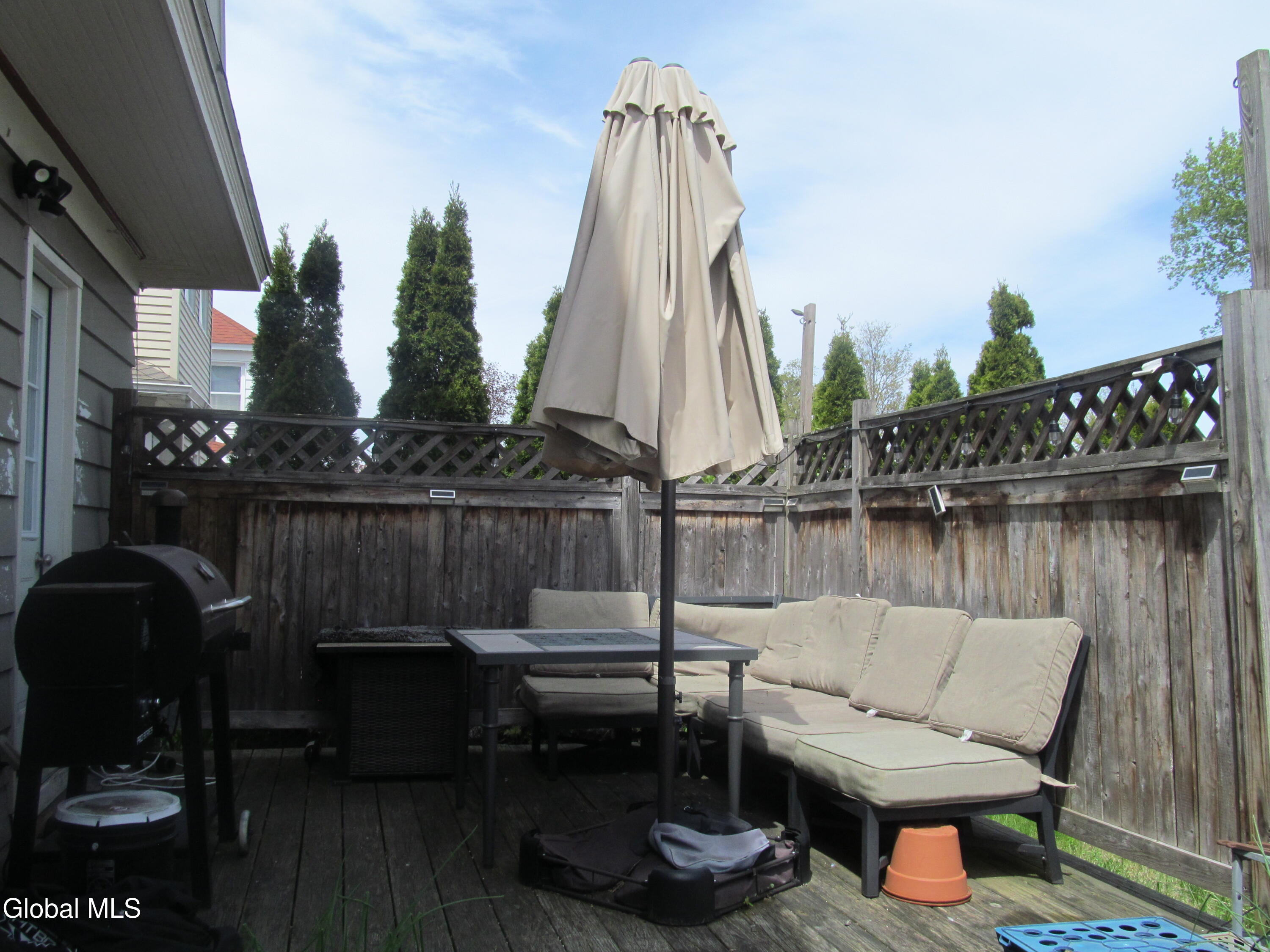 1103 Earl Avenue Schenectady NY 12309