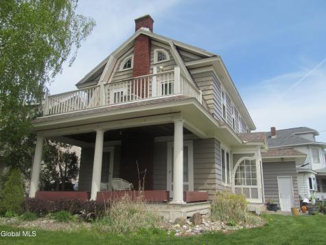 1103 Earl Avenue Schenectady NY 12309