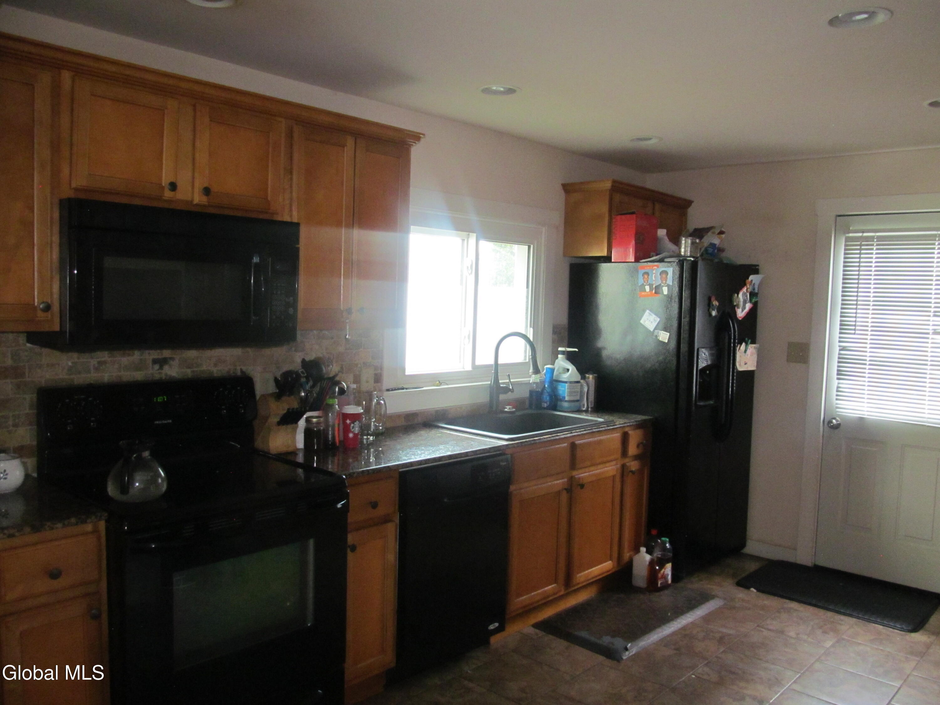 1103 Earl Avenue Schenectady NY 12309