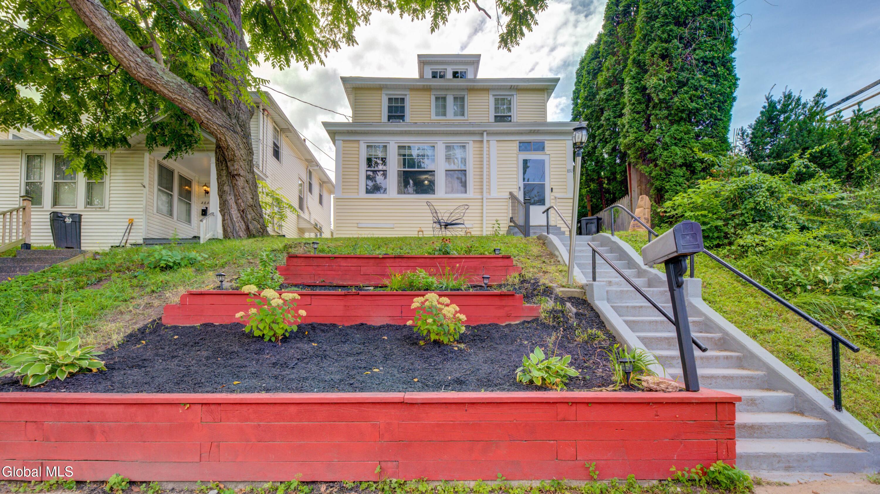 892 Warren Street Albany NY 12208